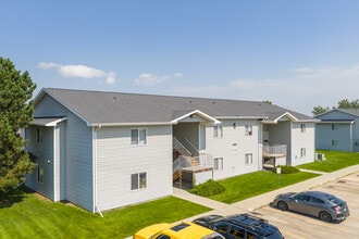 Vista Pointe Apartments in Rapid City, SD - Foto de edificio - Building Photo