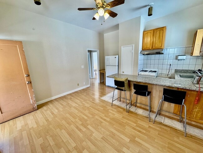property at 2811-2815 Telegraph Ave