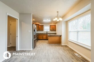 5011 Cronin Dr in Louisville, KY - Building Photo - Building Photo