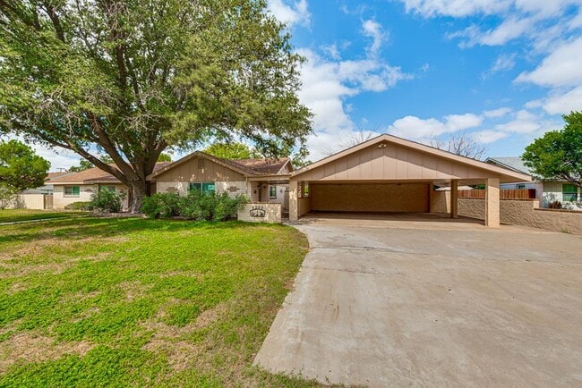 property at 6209 Glenhaven Dr