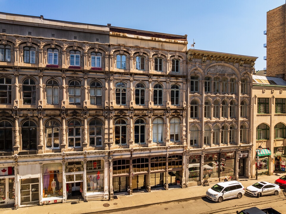 54-56 Notre-Dame O in Montréal, QC - Building Photo