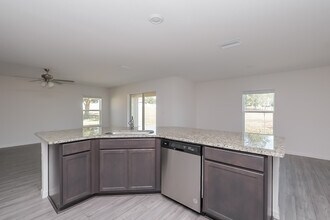 8825 Southern Charm Cir in Brooksville, FL - Building Photo - Building Photo