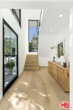 2600 Zorada Dr in Los Angeles, CA - Building Photo - Building Photo