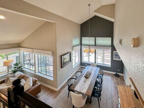 5062 Playa Catalina in San Diego, CA - Foto de edificio - Building Photo