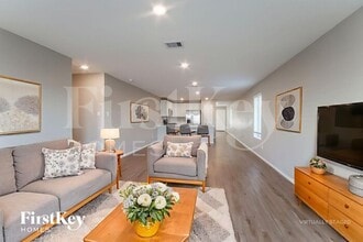 9202 Burnet Flds Dr in Baytown, TX - Building Photo - Building Photo