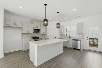 6137 Wayburn St in Tucker, GA - Building Photo - Building Photo