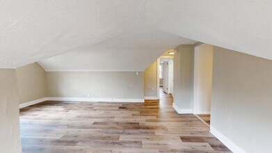 294 Madison Ave, Unit 3rd Floor in Akron, OH - Foto de edificio - Building Photo