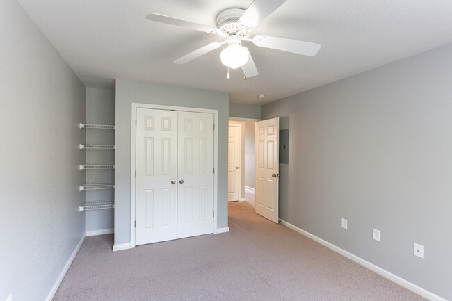 Four Winds in Columbia, MO - Building Photo - Interior Photo