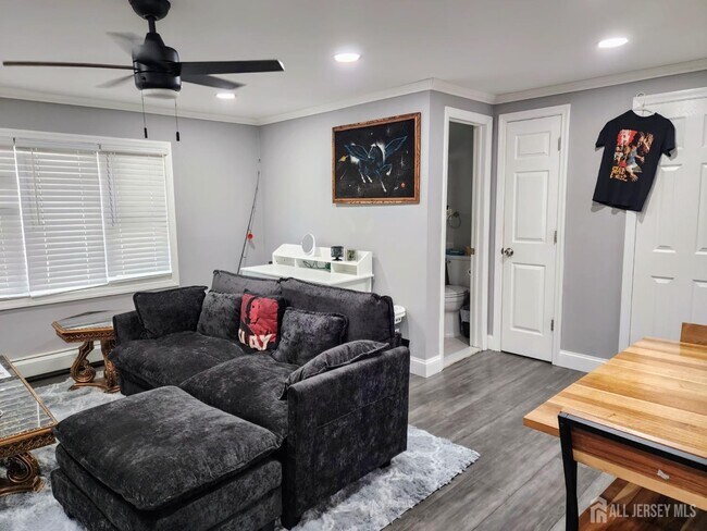 22 Garfield Park in Edison, NJ - Building Photo - Building Photo