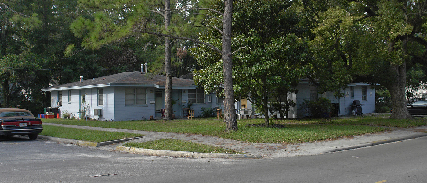 1405 NW 5th Ave in Gainesville, FL - Foto de edificio