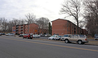 Rolling Hills Apartments in Alexandria, VA - Foto de edificio - Building Photo