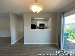 7702 Heathridge in San Antonio, TX - Building Photo - Building Photo