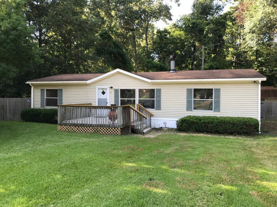 105 Goshen Ct in Brandon, MS - Foto de edificio
