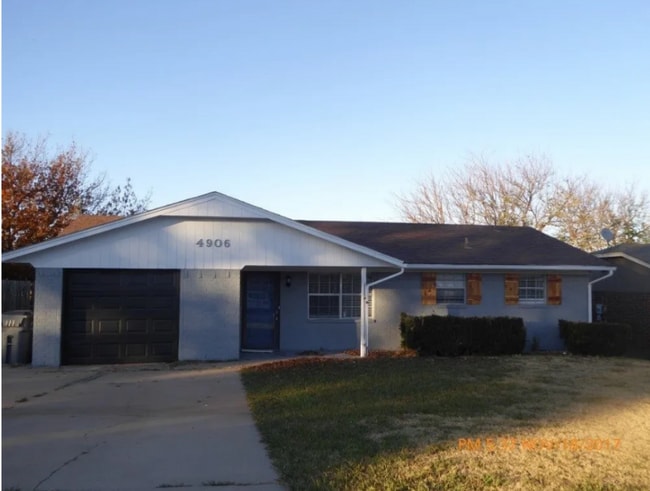 property at 4906 SE Trenton Rd