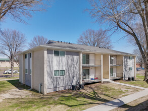 Sunset Village Apartments in Cleveland, MS - Foto de edificio - Building Photo