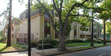 70 N Catalina Ave in Pasadena, CA - Building Photo - Building Photo