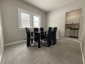 1446 S 11th St in Lincoln, NE - Building Photo - Building Photo