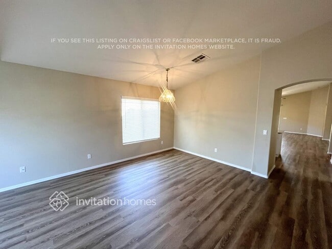 18443 W Mission Ln in Waddell, AZ - Foto de edificio - Building Photo