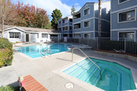 Lakeview Terrace Condominiums in Placentia, CA - Foto de edificio - Building Photo