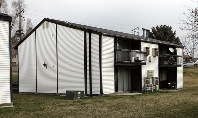 Bristlecone Pines Apartments in Salt Lake City, UT - Building Photo - Building Photo