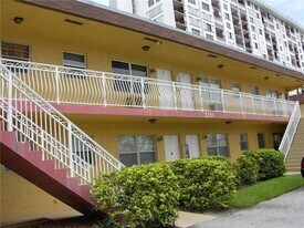 2121 N Ocean Blvd in Fort Lauderdale, FL - Building Photo