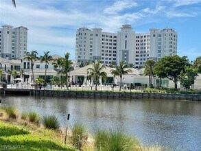 385 Sea Grove Ln in Naples, FL - Foto de edificio - Building Photo