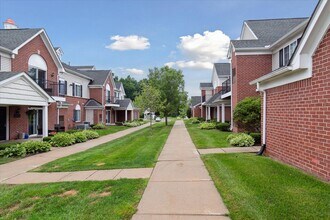 Westbury Apartments in Howell, MI - Foto de edificio - Building Photo