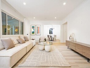 15440 Varden St in Los Angeles, CA - Building Photo - Building Photo