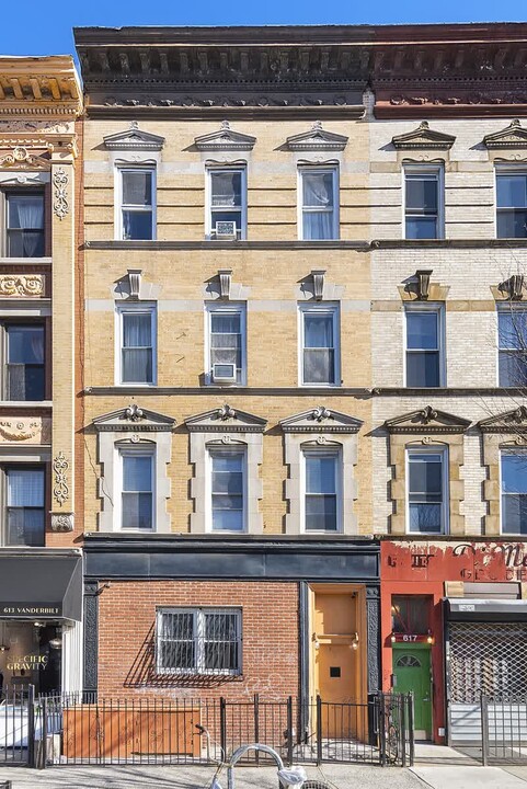 615 Vanderbilt Ave in Brooklyn, NY - Building Photo