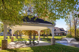 Mallard Pond Apartments & Condos in Howell, MI - Building Photo - Building Photo