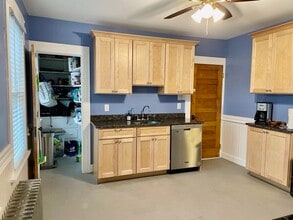 25 Bungalow Ave, Unit 1 in Fairfield, CT - Building Photo - Building Photo