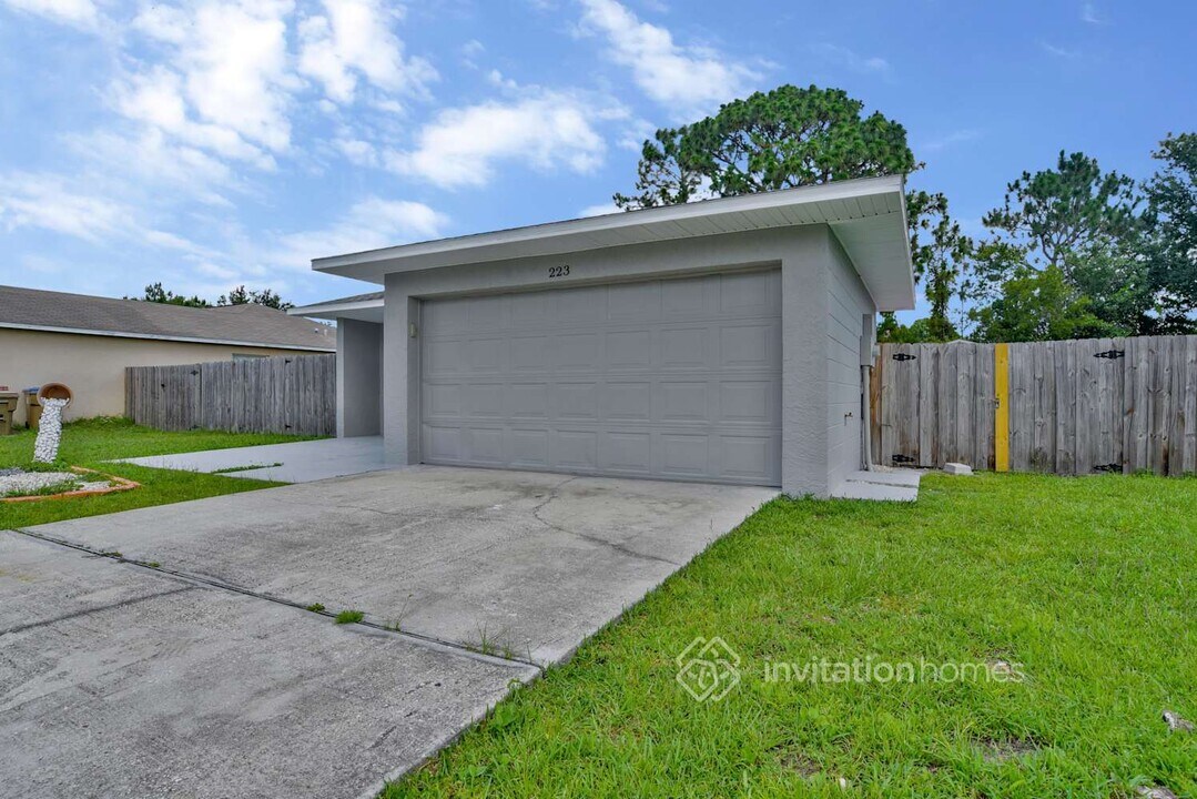 223 Churchill Ct in Kissimmee, FL - Building Photo