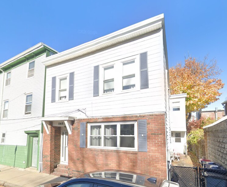 161 Otis St, Unit 2 in Cambridge, MA - Building Photo