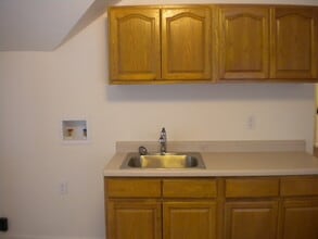 254 Union St, Unit B in Bennington, VT - Foto de edificio - Building Photo