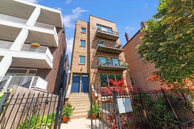 property at 1826 W Rice St