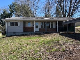 85 Ridgeview Dr in Mosheim, TN - Building Photo