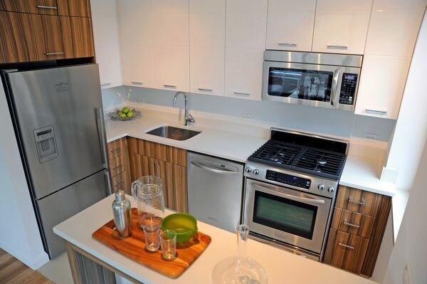 775 Columbus Ave in New York, NY - Building Photo