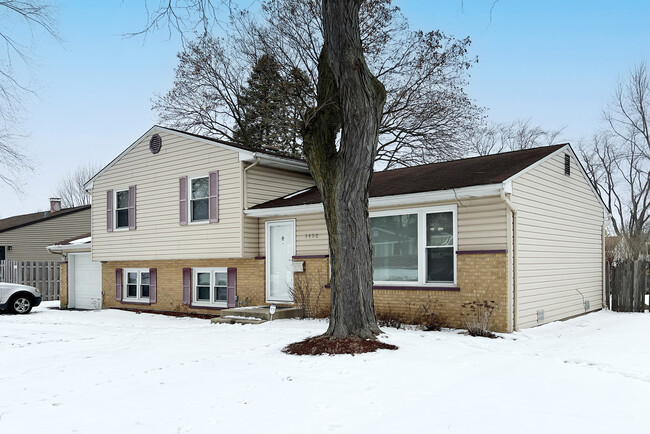 1450 E Anderson Dr in Palatine, IL - Building Photo - Building Photo