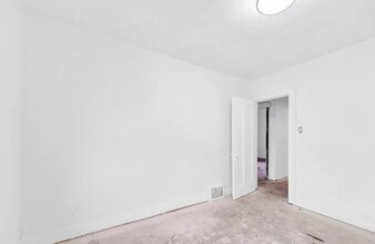 891 E 131st St in Cleveland, OH - Building Photo - Building Photo