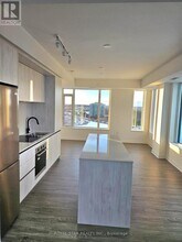 2495 Eglinton Ave W in Mississauga, ON - Building Photo - Building Photo