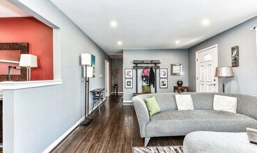 2211 N Kensington St in Arlington, VA - Building Photo - Building Photo
