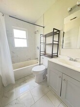 7507 Edenroc Ln in Louisville, KY - Building Photo - Building Photo