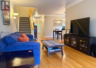 118 Dunbarton Ct in Ottawa, ON - Building Photo - Building Photo