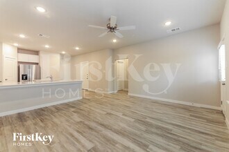 623 Sophia Wy in Lewisville, TX - Foto de edificio - Building Photo