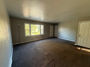 5351 N 83rd St in Milwaukee, WI - Building Photo - Building Photo