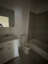 826 S 15th St, Unit 3R in Newark, NJ - Foto de edificio - Building Photo