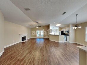 805 Putters Green Way N in Saint Johns, FL - Foto de edificio - Building Photo