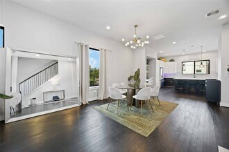 4235 Allen St in Houston, TX - Building Photo - Building Photo