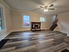 215 Westmoreland Ave in Lansing, MI - Foto de edificio - Building Photo