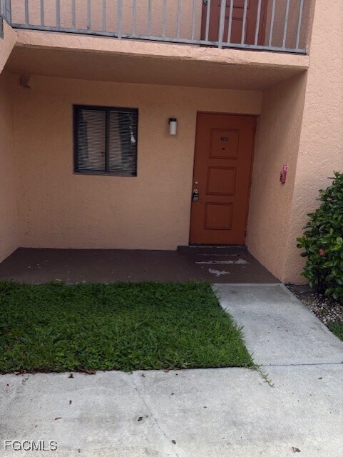 2700 Park Windsor Dr in Ft. Myers, FL - Building Photo - Building Photo